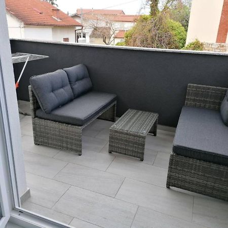 Vila Slavica Vir Exteriör bild