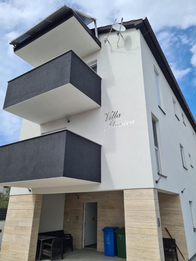 Vila Slavica Vir Exteriör bild