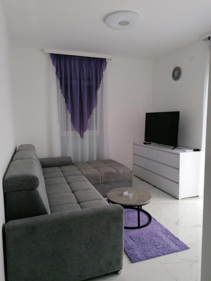 Vila Slavica Vir Exteriör bild