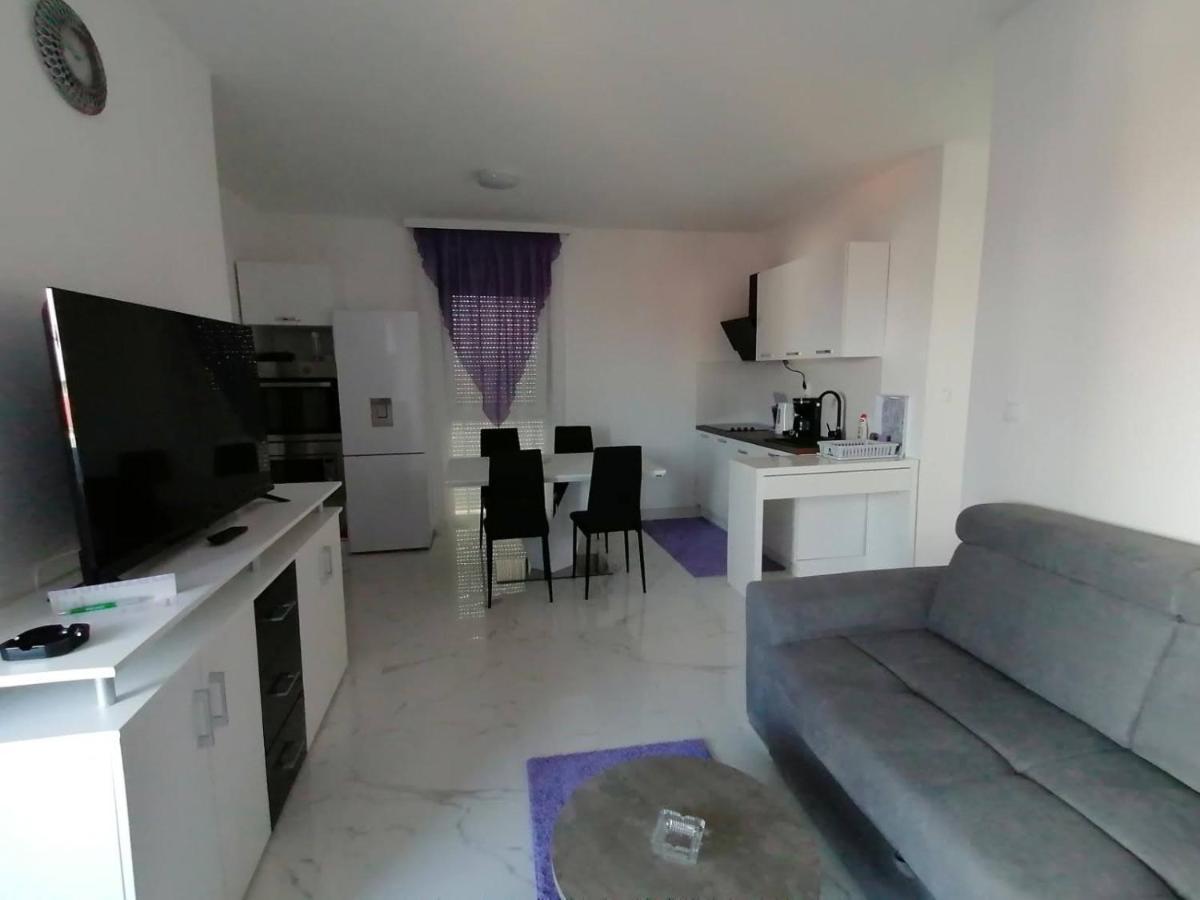 Vila Slavica Vir Exteriör bild