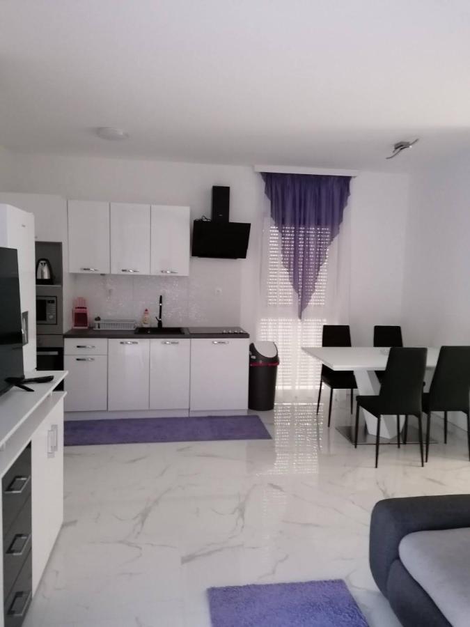 Vila Slavica Vir Exteriör bild